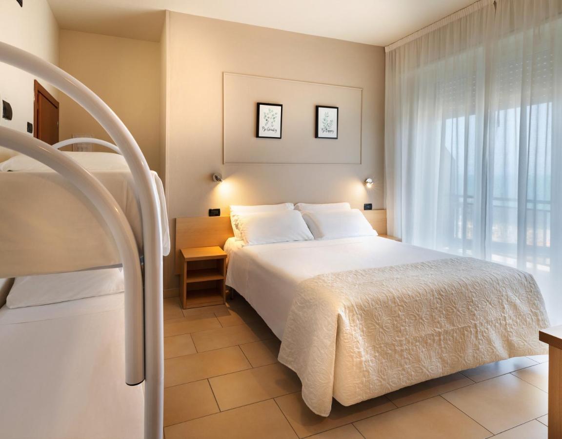 Hotel Constellation Лидо-ди-Савио Экстерьер фото